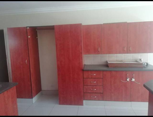 3 BEDROOM PROPERTY TO RENT IN ELDO MANOR